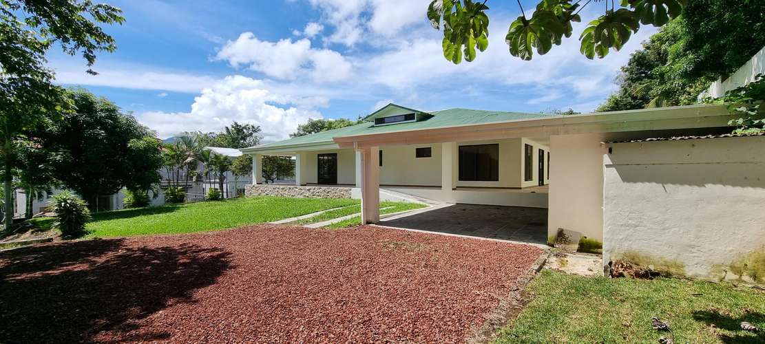 EN VENTA - AMPLIA CASA DE 1 NIVEL.  - EL RODEO - CIUDAD COLON - Imagen 2