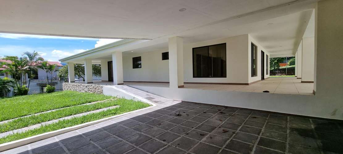 EN VENTA - AMPLIA CASA DE 1 NIVEL.  - EL RODEO - CIUDAD COLON - Imagen 5
