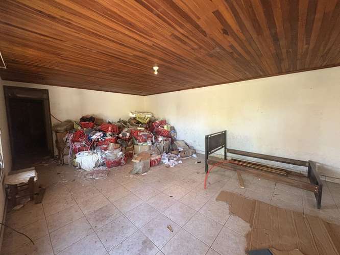 *Venta de propiedad en Llorente de Flores.