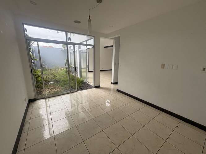 *Venta Casa para INVERSIÓN en Residencial Monserrat, Tres Ríos. - Imagen 6