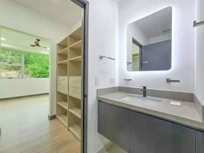 Para estrenar! Lujoso apartamento con jardín y línea blanca en Santa Ana - Imagen 9