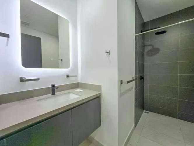 Para estrenar! Lujoso apartamento con jardín y línea blanca en Santa Ana - Imagen 19