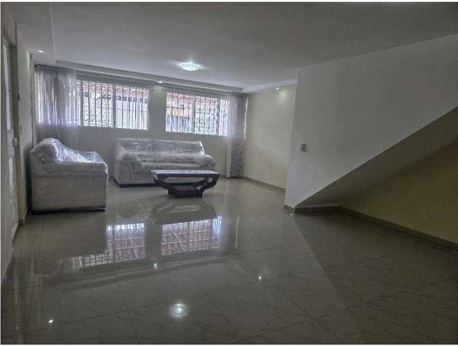 *Venta de casa de dos plantas en el corazón de Tibás, San José. - Imagen 4