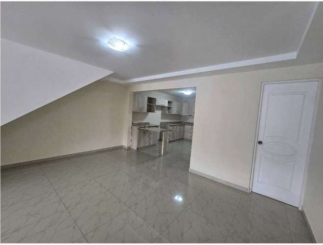*Venta de casa de dos plantas en el corazón de Tibás, San José. - Imagen 5