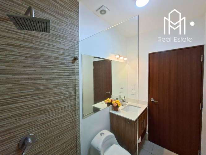 Apartamento amueblado de 2 habitaciones en condominio Rioro, Santa Ana, con balcón y piscina - Imagen 15