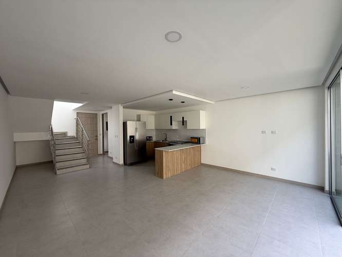 ALQUILER DE CASA EN DISTRITO 5 PARA ESTRENAR - Imagen 3