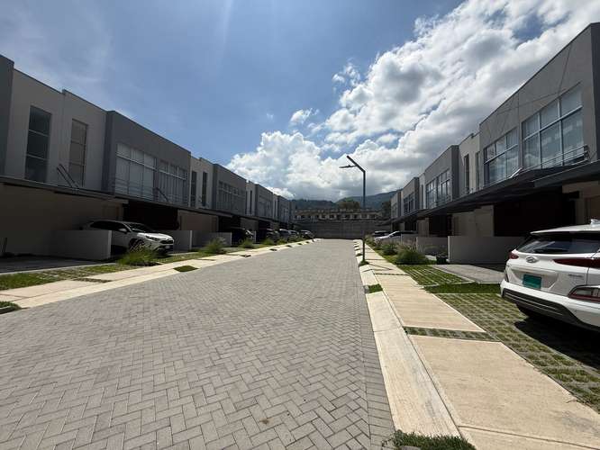 ALQUILER DE CASA EN DISTRITO 5 PARA ESTRENAR - Imagen 10