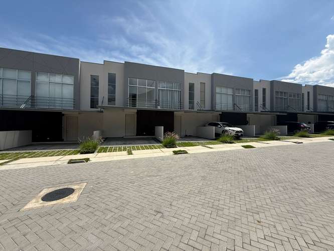 ALQUILER DE CASA EN DISTRITO 5 PARA ESTRENAR - Imagen 1
