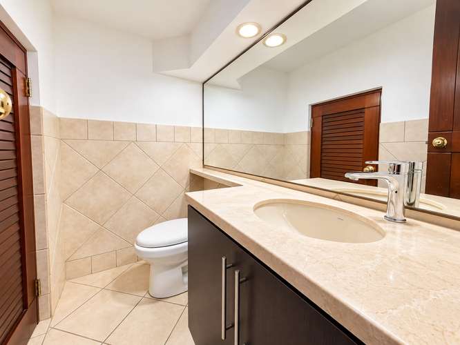 Casa amplia en alquiler en condominio de Escazú  - Imagen 8