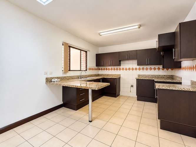 Casa amplia en alquiler en condominio de Escazú  - Imagen 4