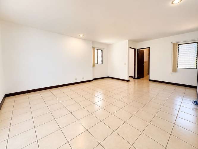 Casa amplia en alquiler en condominio de Escazú  - Imagen 10