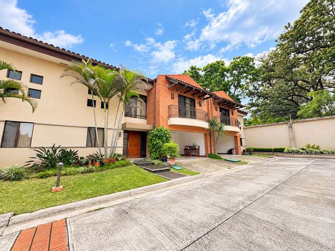 Casa amplia en alquiler en condominio de Escazú  - Imagen 17