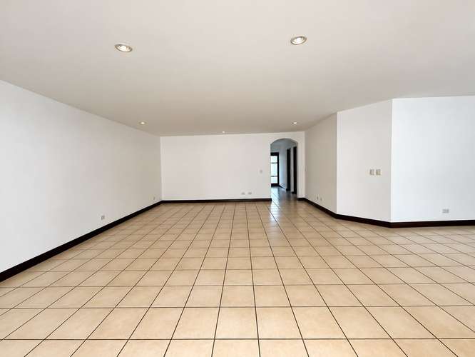 Casa amplia en alquiler en condominio de Escazú  - Imagen 7