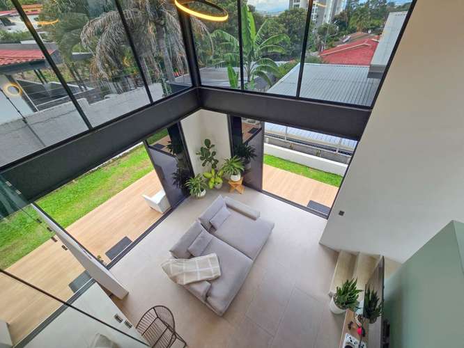 Casa Independiente Contemporánea con Jardín en Bello Horizonte Escazú - Imagen 10