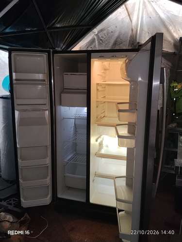 Refrigeradora Whirlpool Side-by-Side Acero Inoxidable Precio: 224000 (Escucho ofertas razonables) - Imagen 4