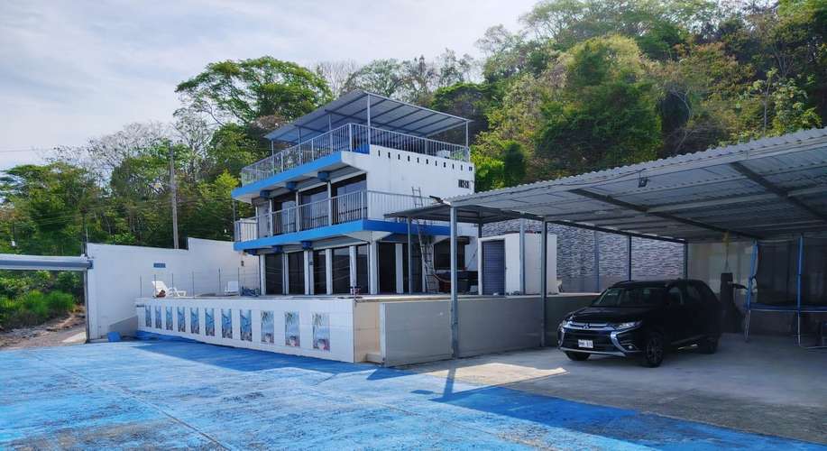 Espectacular residencia multinivel con piscina y vista panorámica al mar en Caldera, Puntarenas