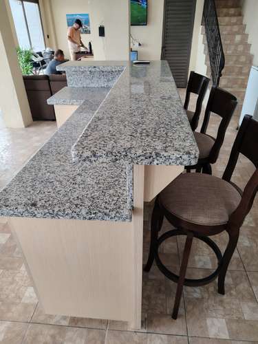 Espectacular residencia multinivel con piscina y vista panorámica al mar en Caldera, Puntarenas