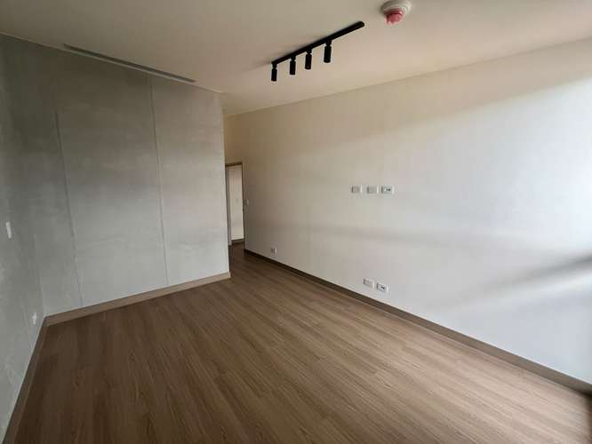 ¡LUJOSO APARTAMENTO NUEVO EN ALQUILER EN ROHRMOSER! 3 HAB 3.5 BAÑOS - Imagen 7