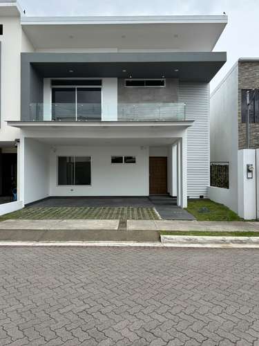 *Venta de casa en Tres Rios en condominio. - Imagen 1