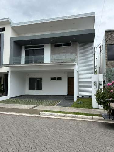 *Venta de casa en Tres Rios en condominio. - Imagen 3