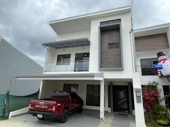*Venta de casa en Tres Ríos en condominio. - Imagen 1