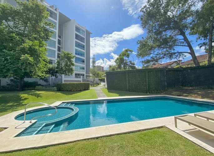 Apartamento en 1er nivel con terraza grande en Bello Horizonte Escazú