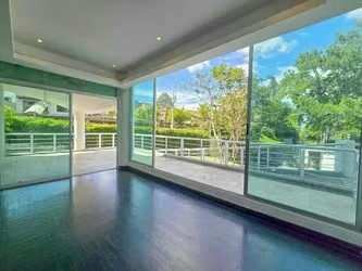 Apartamento en 1er nivel con terraza grande en Bello Horizonte Escazú