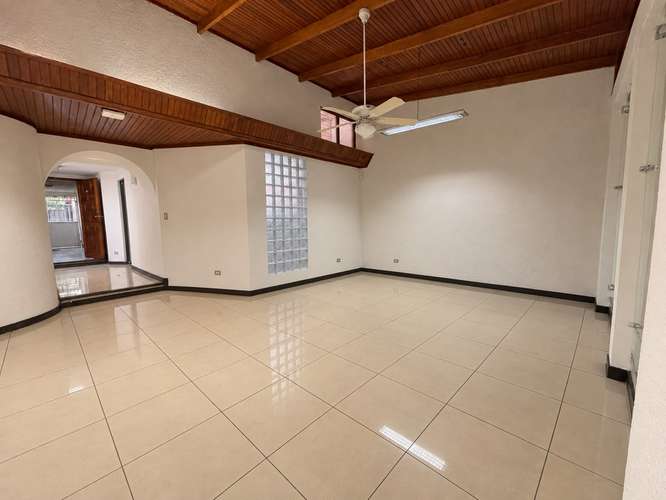 Se vende casa amplia Rohrmoser - Imagen 8