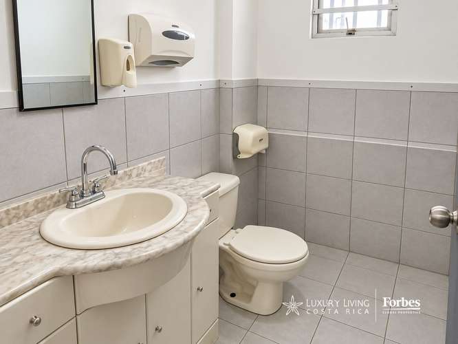 21574 - Venta de Edificio con excelente ubicación en Barrio Dent - Imagen 17