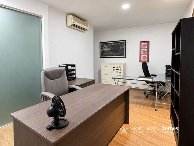 21574 - Venta de Edificio con excelente ubicación en Barrio Dent - Imagen 5
