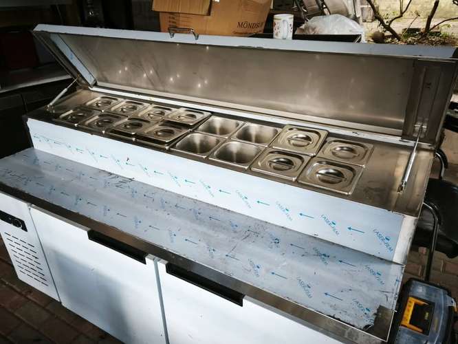 Mesa de preparación refrigerada Mega Top 2 puertas, 180 cm, acero inoxidable