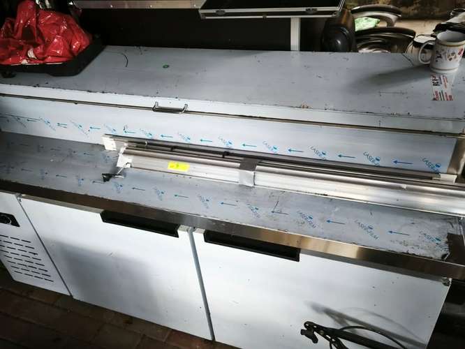 Mesa de preparación refrigerada Mega Top 2 puertas, 180 cm, acero inoxidable
