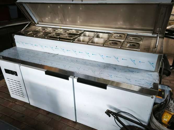Mesa de preparación refrigerada Mega Top 2 puertas, 180 cm, acero inoxidable