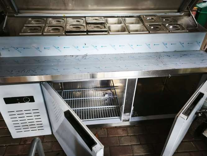 Mesa de preparación refrigerada Mega Top 2 puertas, 180 cm, acero inoxidable
