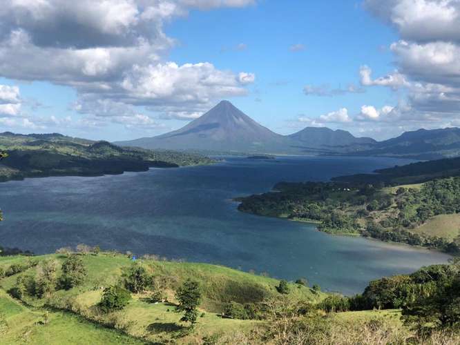 Terreno en Arenal Viejo con vista al lago y montañas, ideal para desarrollo - Imagen 2