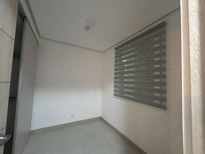 Apartamento nuevo, 2 cuartos, 2 baños, 2 espacios parqueo. Incluye cuota condominal y línea blanca. - Imagen 6