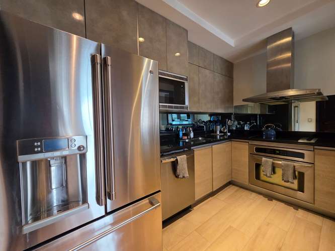 SE ALQUILA PENTHOUSE EN CORTIJO, ESCAZÚ