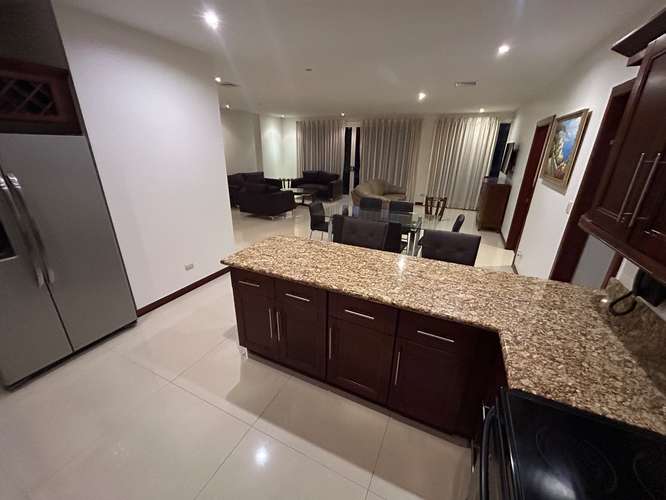 EXPECTACULAR CONDOMINIO ESCAZÚ 210m2 2 hab 2 B $2300