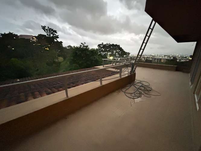 EXPECTACULAR CONDOMINIO ESCAZÚ 210m2 2 hab 2 B $2300