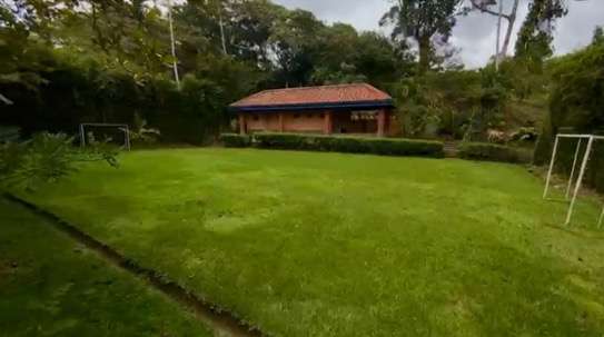 Se vende preciosa quinta de descanso con una increíble vista hacia el Valle de Ujarrás ubicada en Paraíso de Cartago