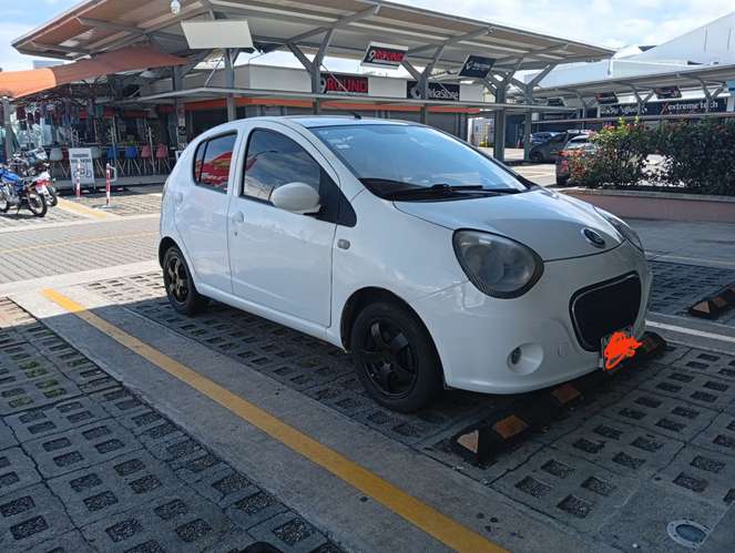 CARRO DE ADULTO MAYOR.73 MIL KMS.DEKRA MAYO 2027..REGALO TRASPASO.
