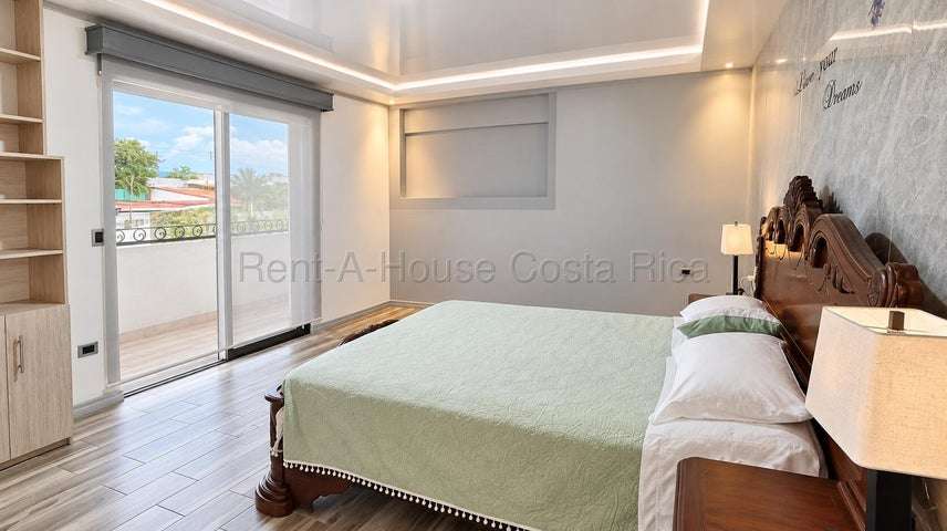 Venta de casa remodelada en Santa Catalina Pavas San José - Imagen 14