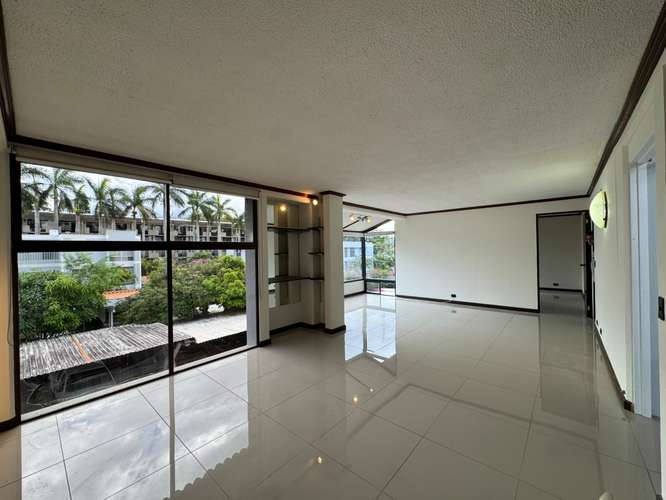 Se Alquila Apartamento en La Uruca  - Imagen 2
