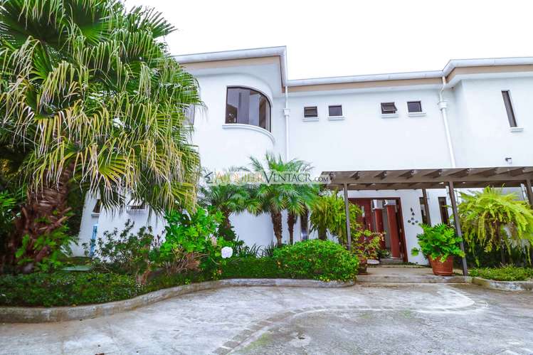 LUJOSA CASA CON 1.596 M2 LOTE Y CON VISTAS EN SAN ANTONIO ESCAZU - Imagen 18