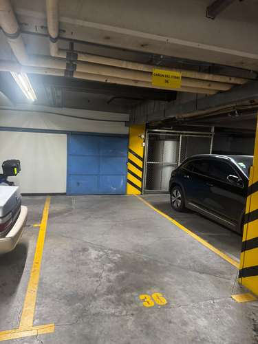 Oficina en alquiler, 6to piso en Centro Colón, con 2 estacionamientos y seguridad 24 horas