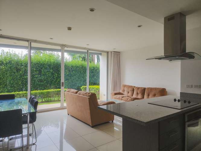 Apartamento DE LUJO  Escazu  2 HAB con JARDIN