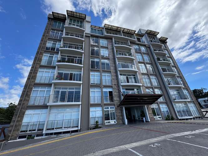APARTAMENTO EJECUTIVO AMOBLADO EN ALQUILER EN VÍA NATURA, CURRIDABAT | 2 HABITACIONES | 80 M²