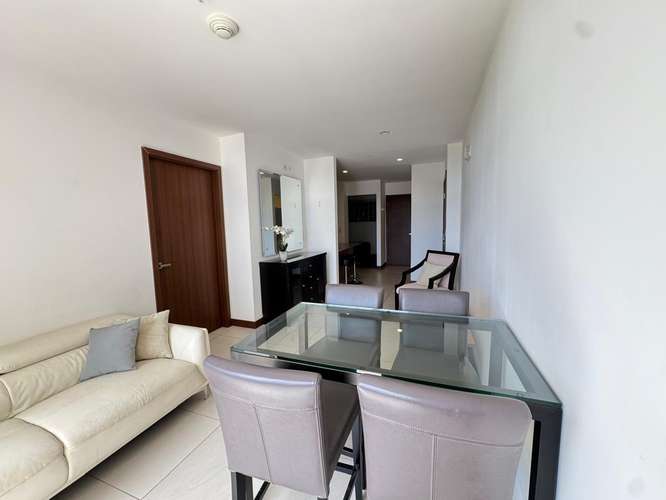 APARTAMENTO EJECUTIVO AMOBLADO EN ALQUILER EN VÍA NATURA, CURRIDABAT | 2 HABITACIONES | 80 M²