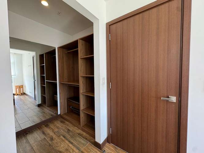 APARTAMENTO EJECUTIVO AMOBLADO EN ALQUILER EN VÍA NATURA, CURRIDABAT | 2 HABITACIONES | 80 M²