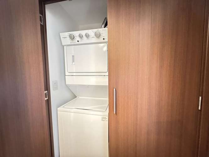 APARTAMENTO EJECUTIVO AMOBLADO EN ALQUILER EN VÍA NATURA, CURRIDABAT | 2 HABITACIONES | 80 M²
